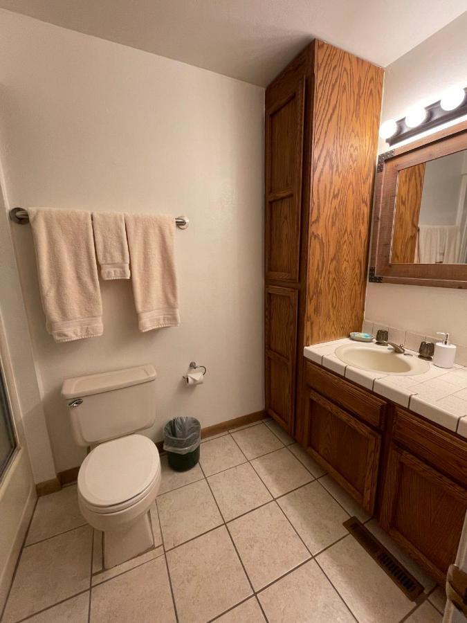 Berkshire Inn Гроувланд Екстериор снимка