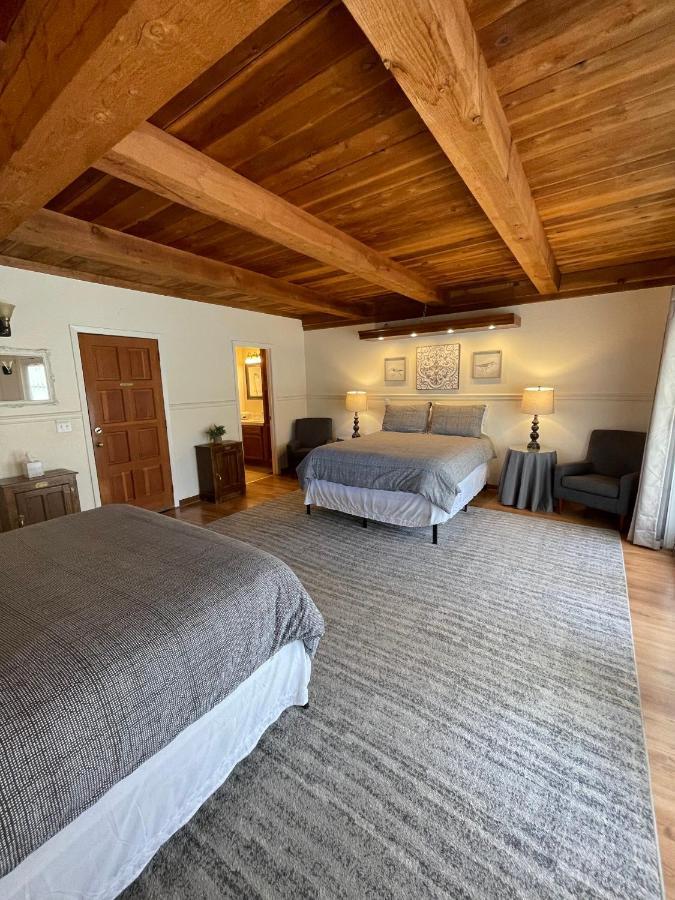Berkshire Inn Гроувланд Екстериор снимка