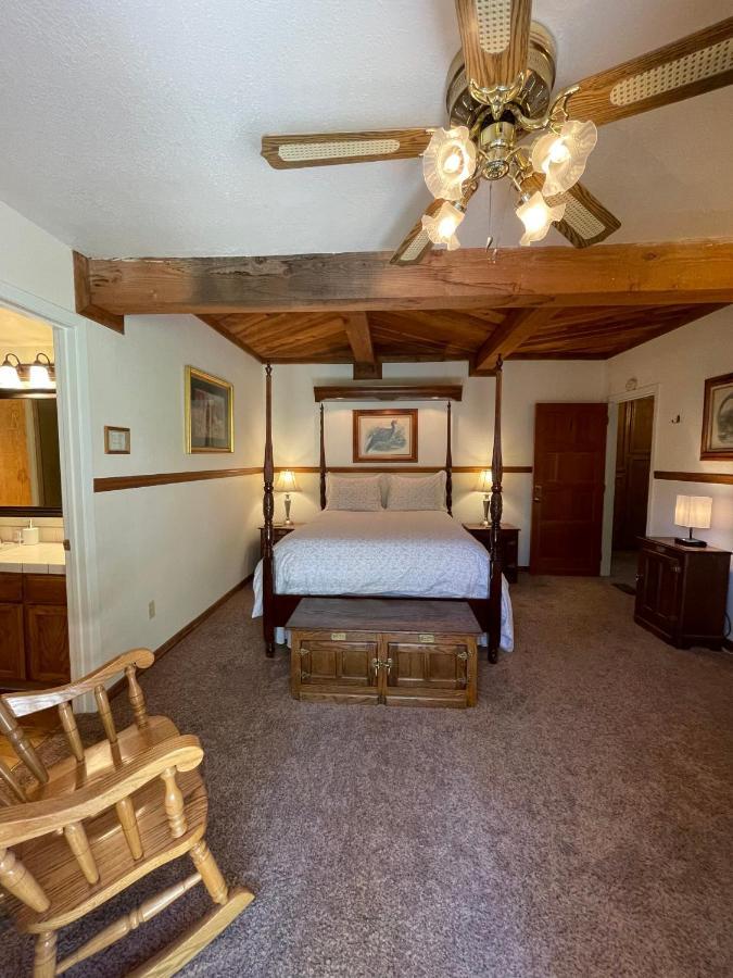 Berkshire Inn Гроувланд Екстериор снимка