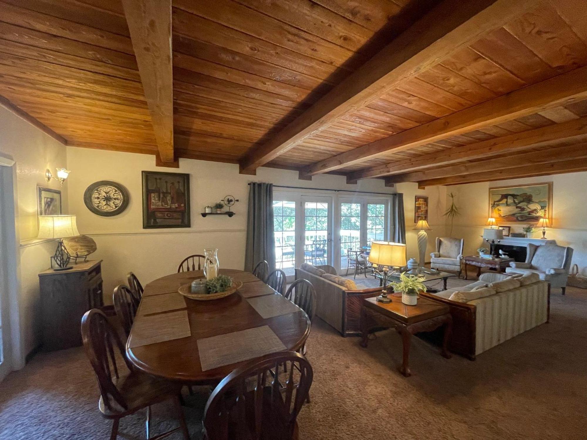Berkshire Inn Гроувланд Екстериор снимка
