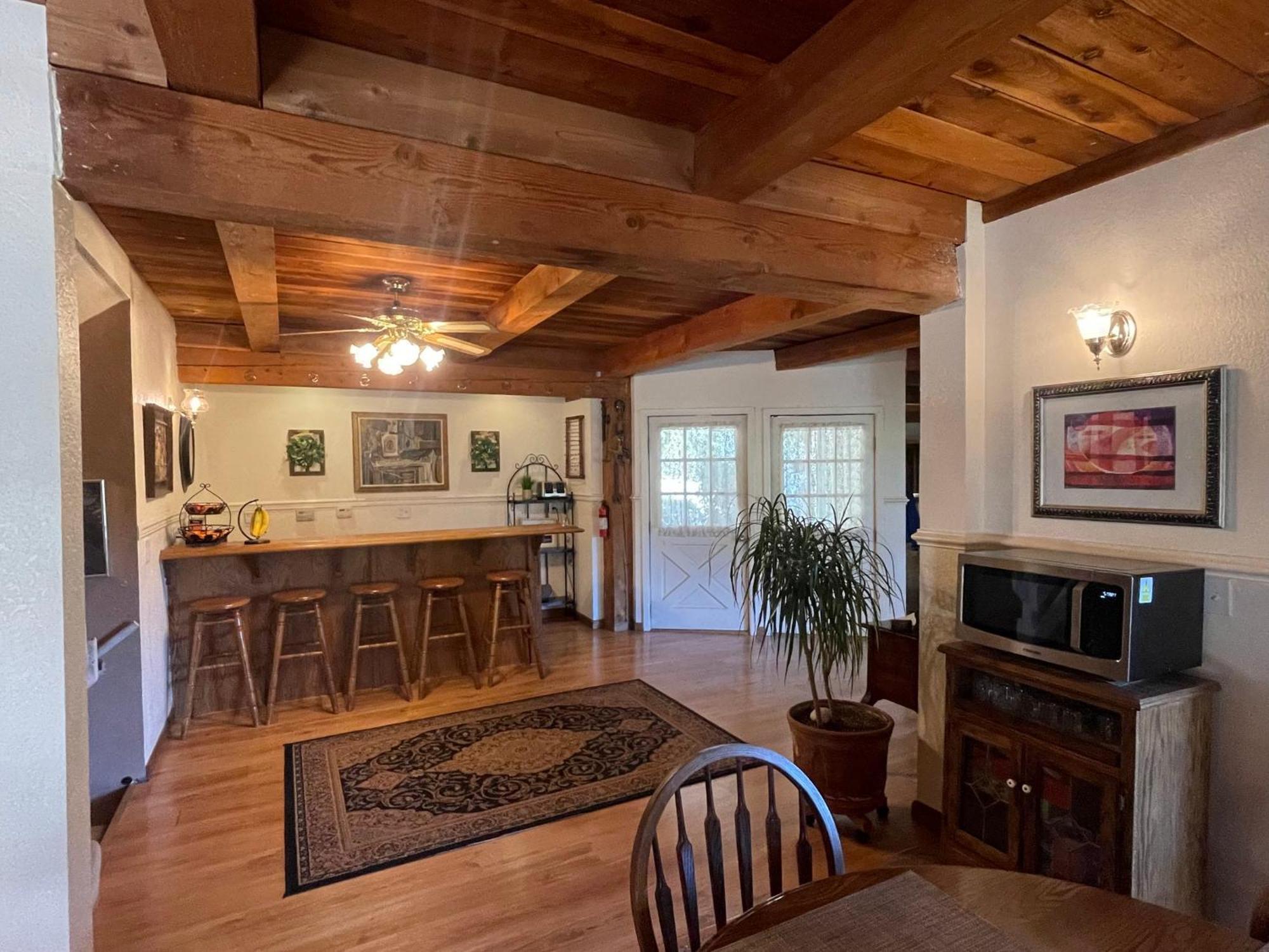 Berkshire Inn Гроувланд Екстериор снимка